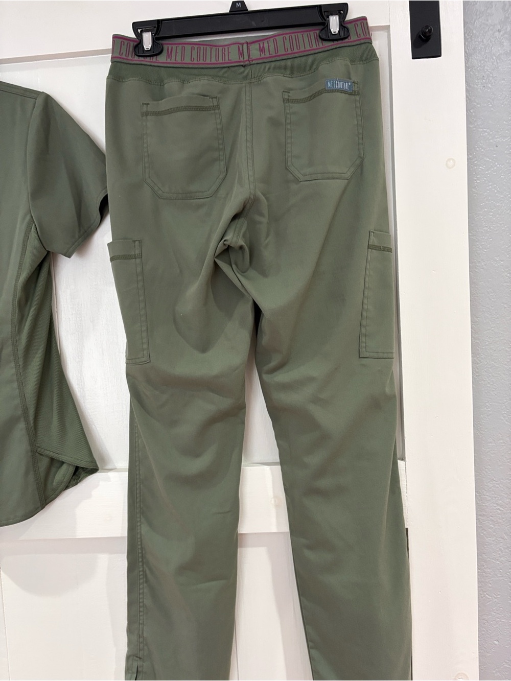 Med Couture Olive Green Scrub Set. Size small with Contrast Waistband - Picture 6 of 7